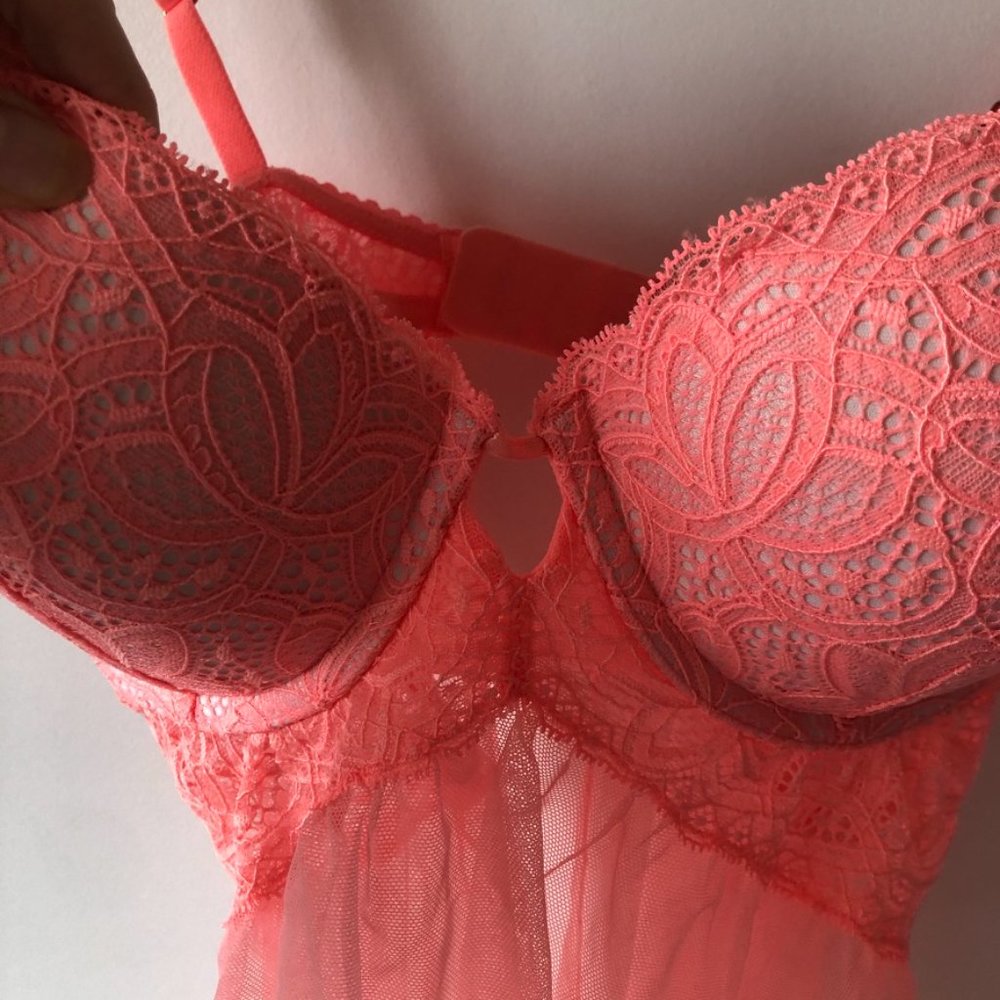 Victoria's Secret VS Coral Pink Lace Babydoll 36D - Picture 4 of 9